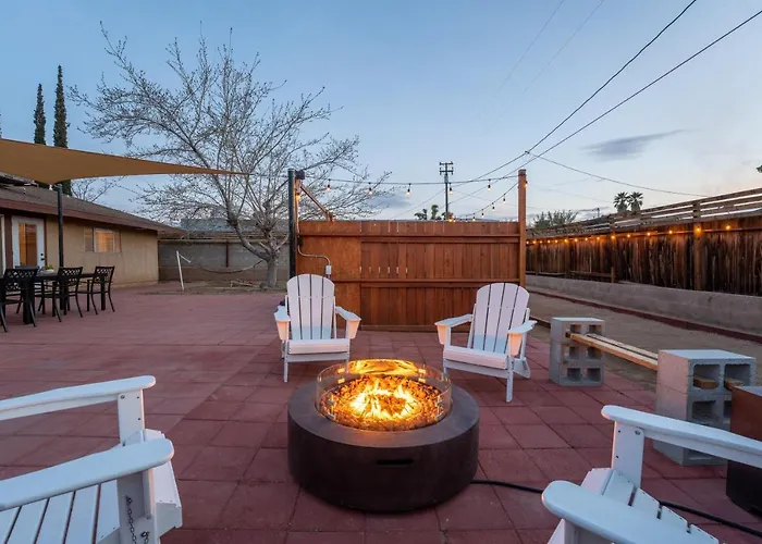 Tortoise Oasis - Hot Tub, Shuffleboard, & More!