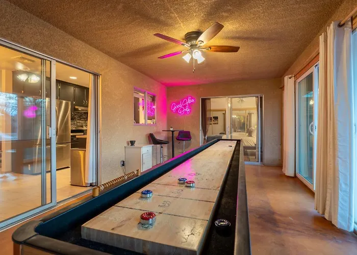 Tortoise Oasis - Hot Tub, Shuffleboard, & More!