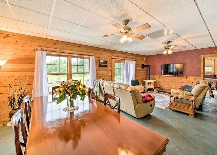 Rustic Keosauqua Gem: Fire Pit & Lake Sugema Views