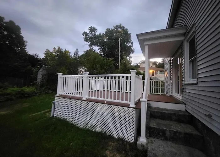 Newly Updated 3 Bedrooms Luxury House