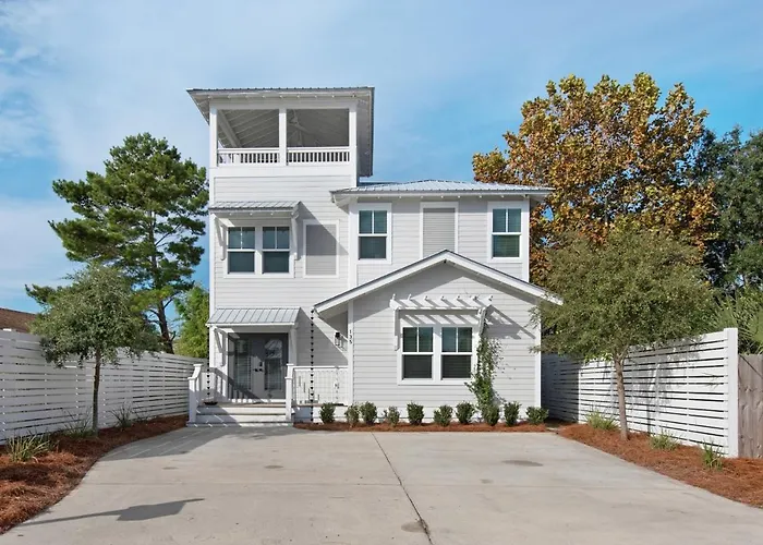 Golf Cart, 3 King Beds, Covered Rooftop Area, Half Mile To Beach!