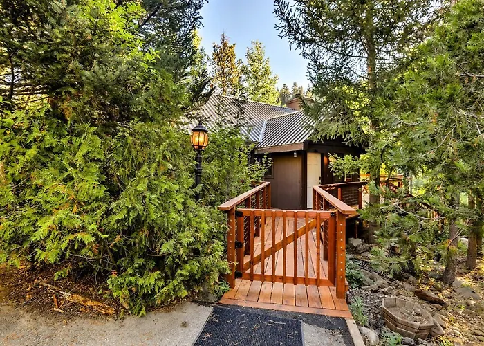 Rustic Riverfront Truckee Cabin W/ Deck & Bbq