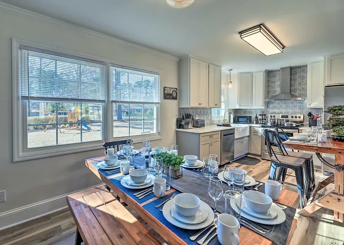 Family-Friendly New Bern Home W/ Backyard!