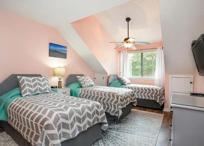 14D Richmond Park - Gorgeously Remodeled 3 Bed, 3 Bath Villa Villa