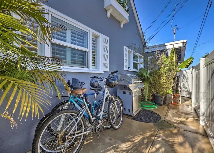 Walk To Ventura Beach: Comfy Home W/ Ocean Views