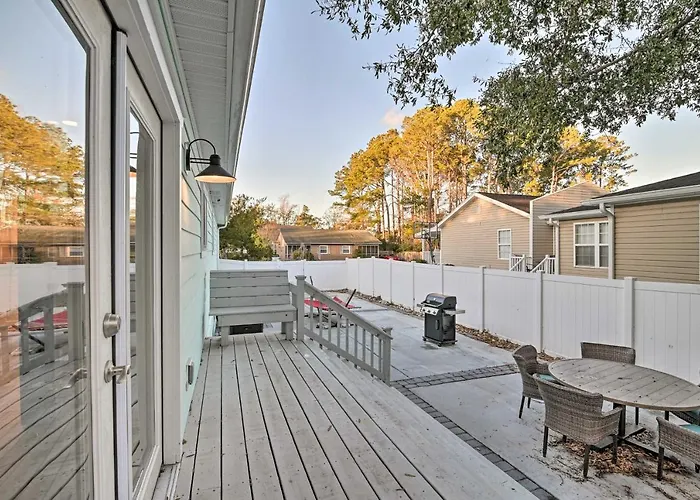 Murrells Inlet Home W/ Fire Pit: Near Beaches