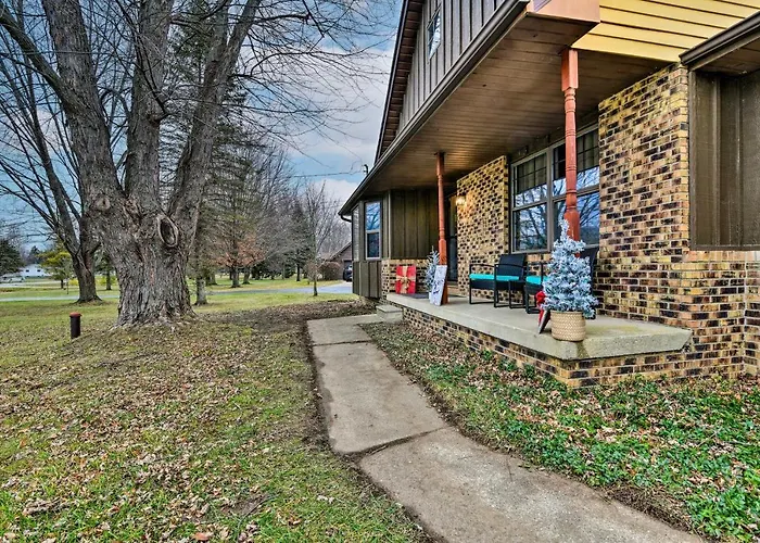 14 Mi To Frankenmuth: Apt On 3 Acres In Clio!