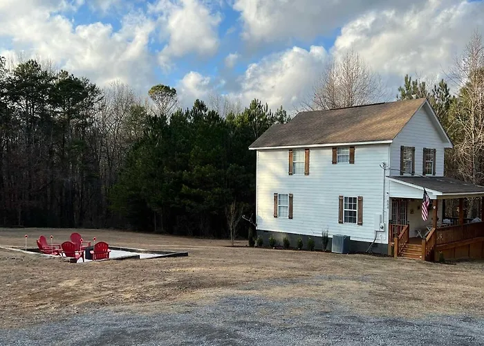 Stylish Fort Payne Retreat: Hike & Rock Climb