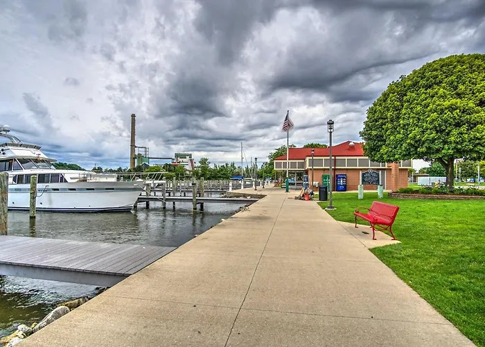 Downtown Grand Haven Apt < 1 Mi To Lake Michigan