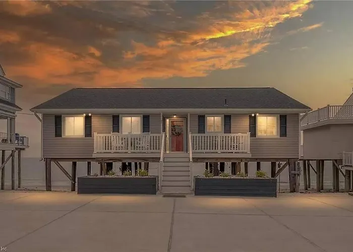 Bay Bliss - Private Beachfront Home With 180° Views & Hot Tub!