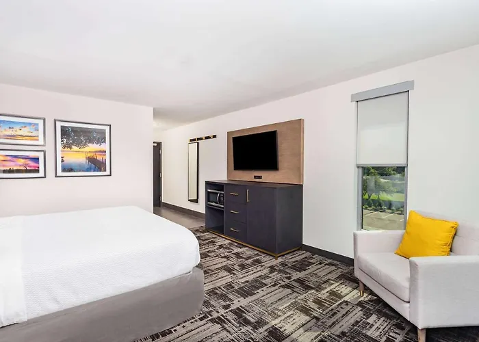 Laquinta Suites By Wyndham South Bend Notre Dame Area