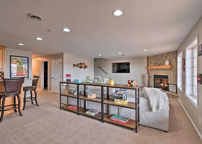 Lakefront Retreat W/ Views, Near Mammoth Cave!