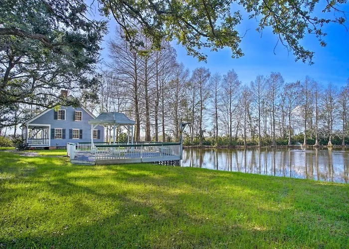 Idyllic Houma Vacation Rental On Shared Pond!