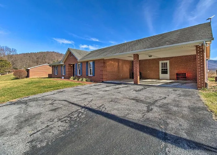 Home W/ Hot Tub Near Shenandoah Nat'L Park!
