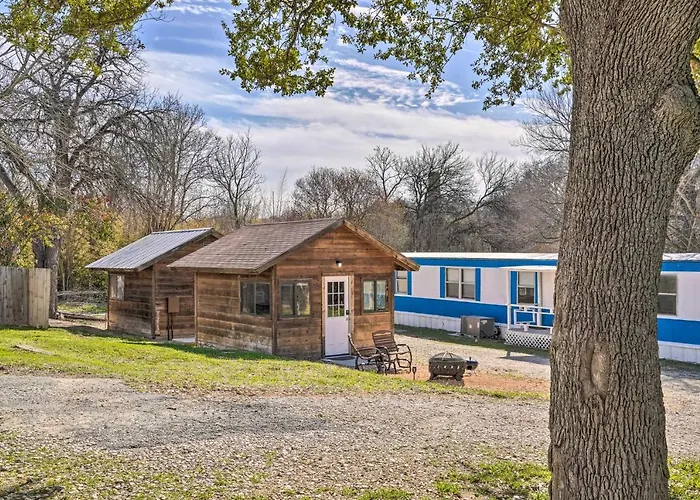 Lake Dunlap Studio W/ Shared Boat Ramp, Dock