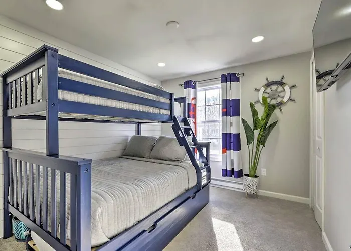 New! Updated Mystic Home W/ Sauna, Hot Tub & Deck