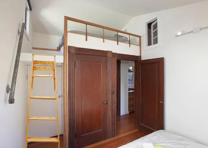 Berkeley Cottage, Comfy, Stylish Good Wi-Fi