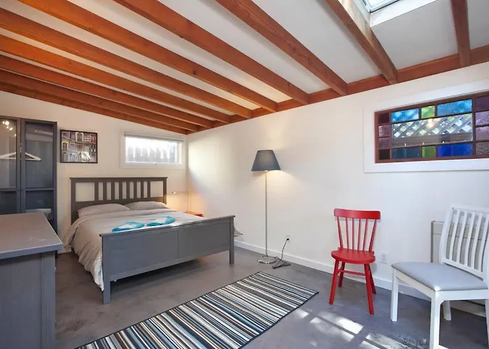 Berkeley Cottage, Comfy, Stylish Good Wi-Fi