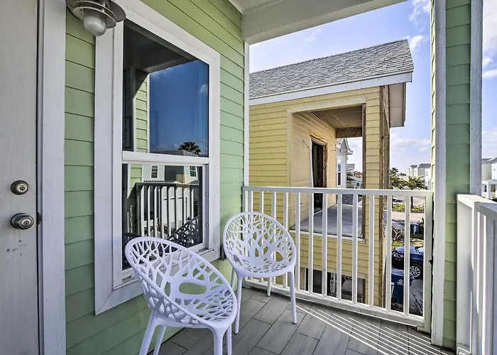 5 Mi To Beach: Pet-Friendly Port Isabel Home!