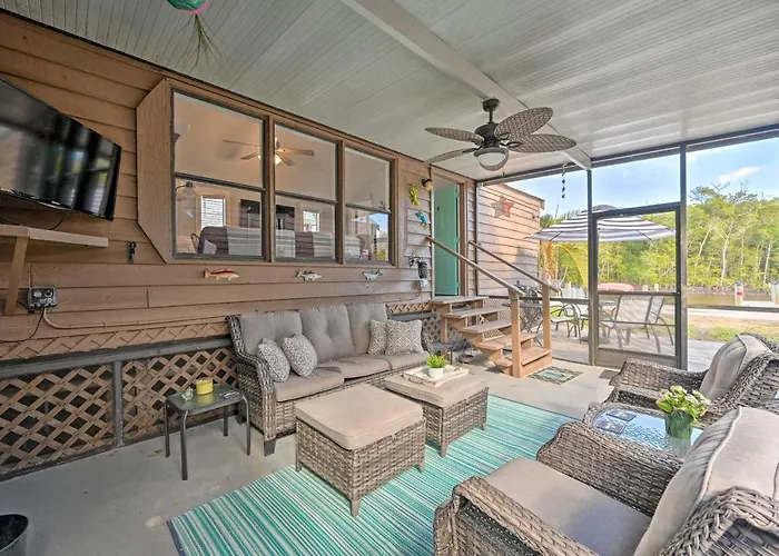 Everglades City Cabin: Dock & Heated Pool!