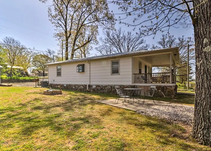Charming Home W/ Porch: Walk To Greers Ferry Lake!