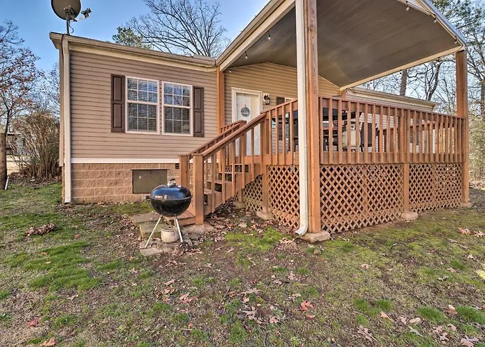 Lakefront Greers Ferry Cabin W/ Covered Boat Slip!