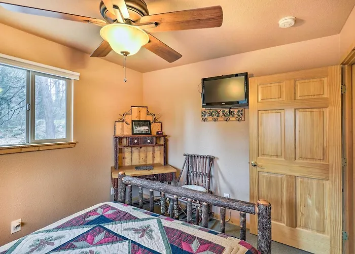 4 Mi To Pine Lake: Hathaway Pines Cabin W/ Deck