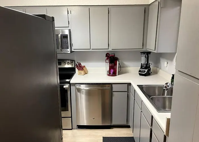 Modern 2 Bedroom Townhome Minutes From The Beach!!