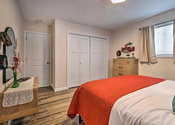Ideally Located House - 9 Mi From Route 66!