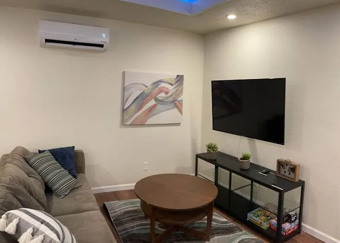 Brand New 2Br Cute Blue Led In North Fresno