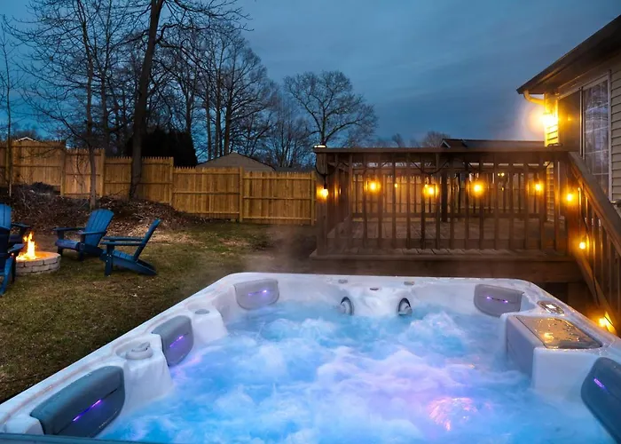 New! Updated Mystic Home W/ Sauna, Hot Tub & Deck
