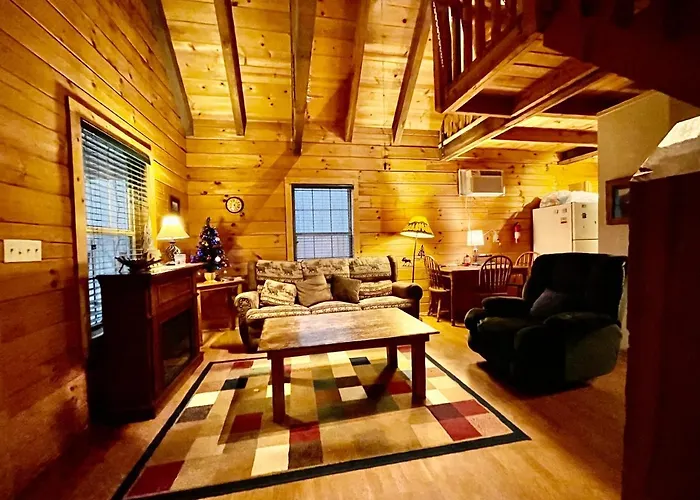 Good Life Cabin 1 - Rustic Log Cabin