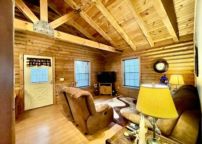 Good Life Cabin 1 - Rustic Log Cabin