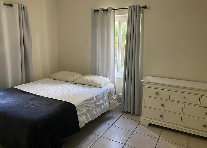 3 Bedroom Villa In Hollywood Beach