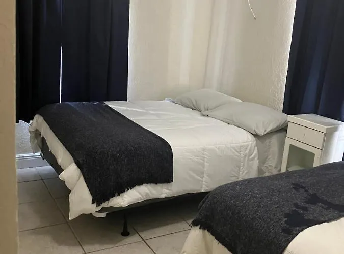 3 Bedroom Villa In Hollywood Beach