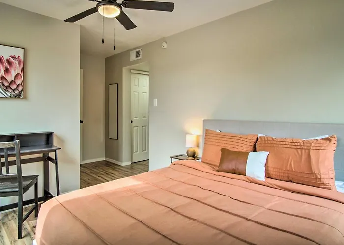 Lovely Tucson Home ~ Walk To Reid Park Zoo!