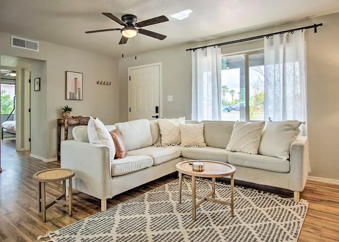 Lovely Tucson Home ~ Walk To Reid Park Zoo!