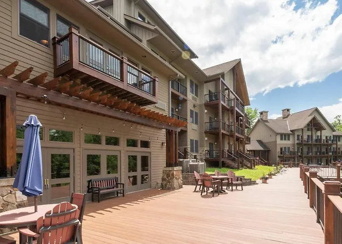 A125 Studio Lake View