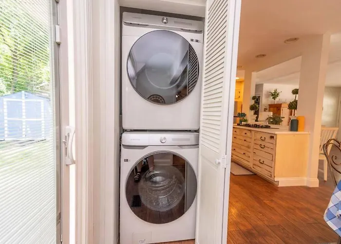 Close To Beach, Hot Tub, Pet Friendly, Firepit