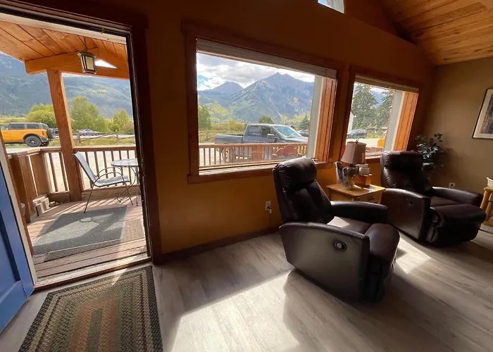 Stay Twin Lakes Cottage