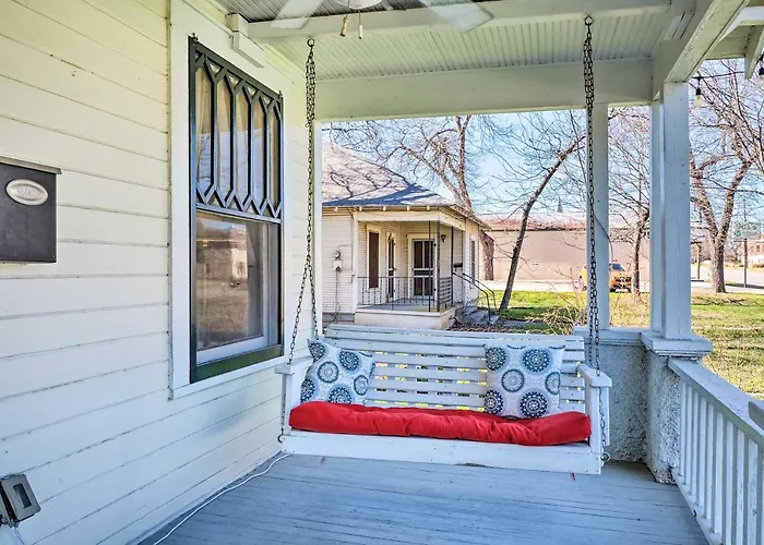 Georgetown Vacation Rental Close To Town Square!