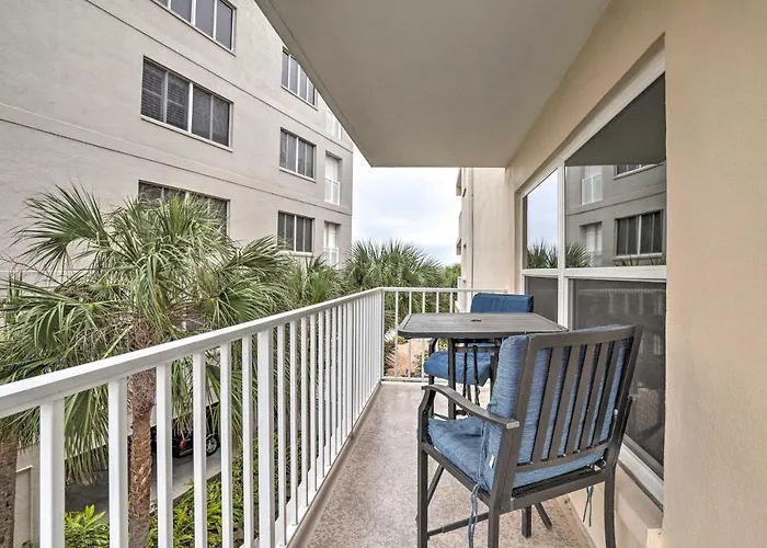 Pool Access! Indian Shores Beachfront Condo