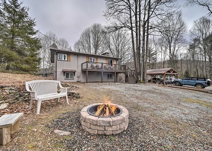 'Stonewood Lodge' Couples Retreat In Glenville!