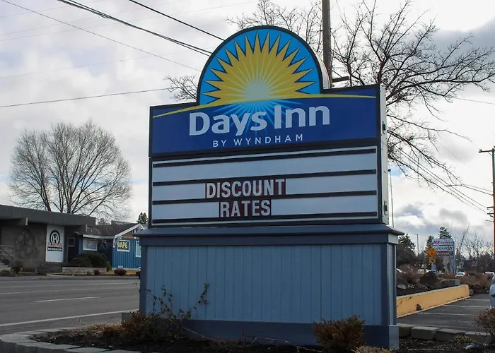 Days Inn By Wyndham Bend