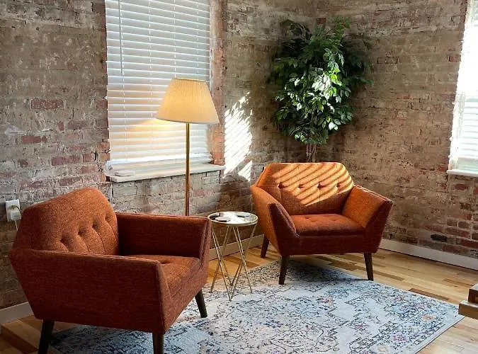 Brick Street Apartment-Studio Suite