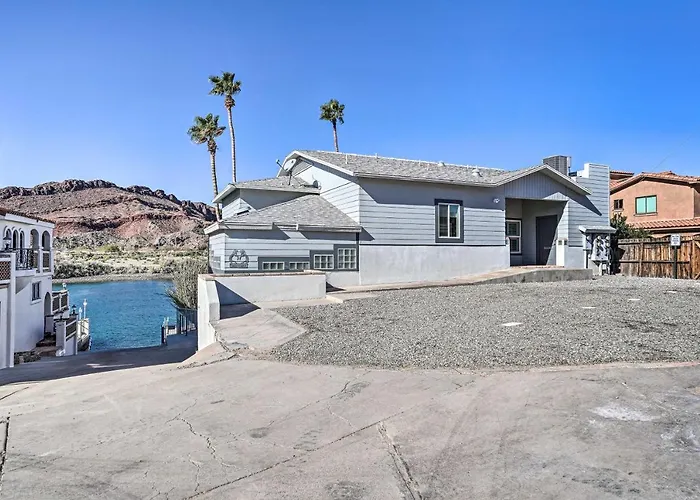 Spacious Parker House On The Colorado River!
