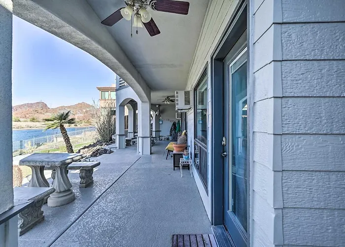 Parker Studio Nestled On The Colorado River!