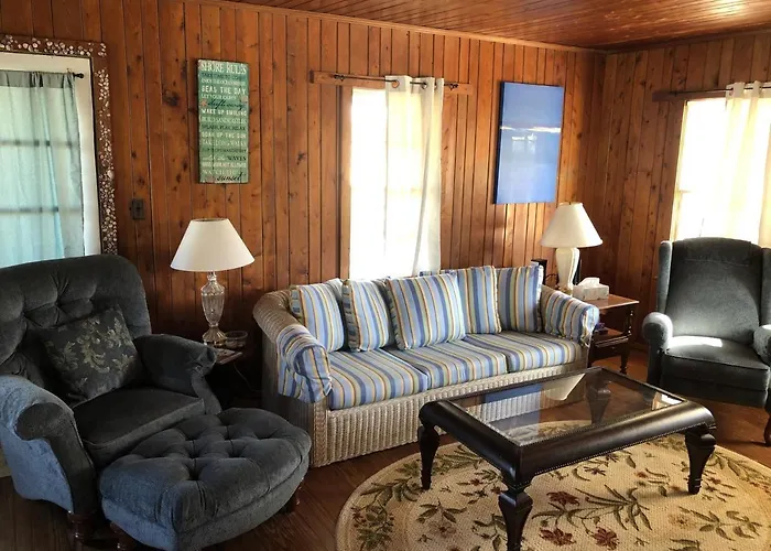 Blackbeard'S Retreat - Historic And Pet Friendly Cottage