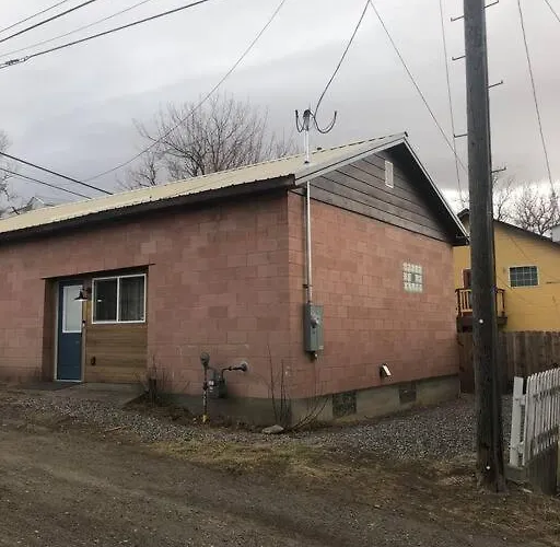 Downtown Yellowstone Bungalow