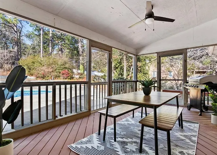 Southern Pines Getaway With Pool & Movie Theater!